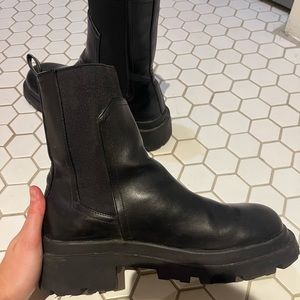 Dolce Vita Chelsea Boot Size 10